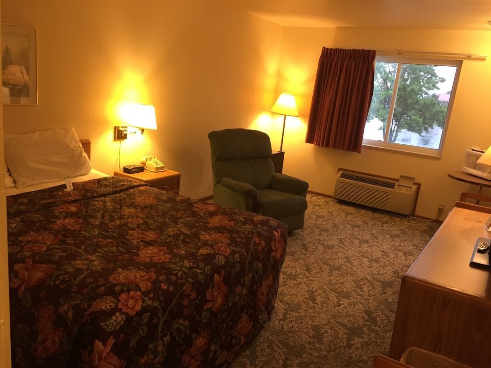 Super 8 By Wyndham Escanaba Exterior photo