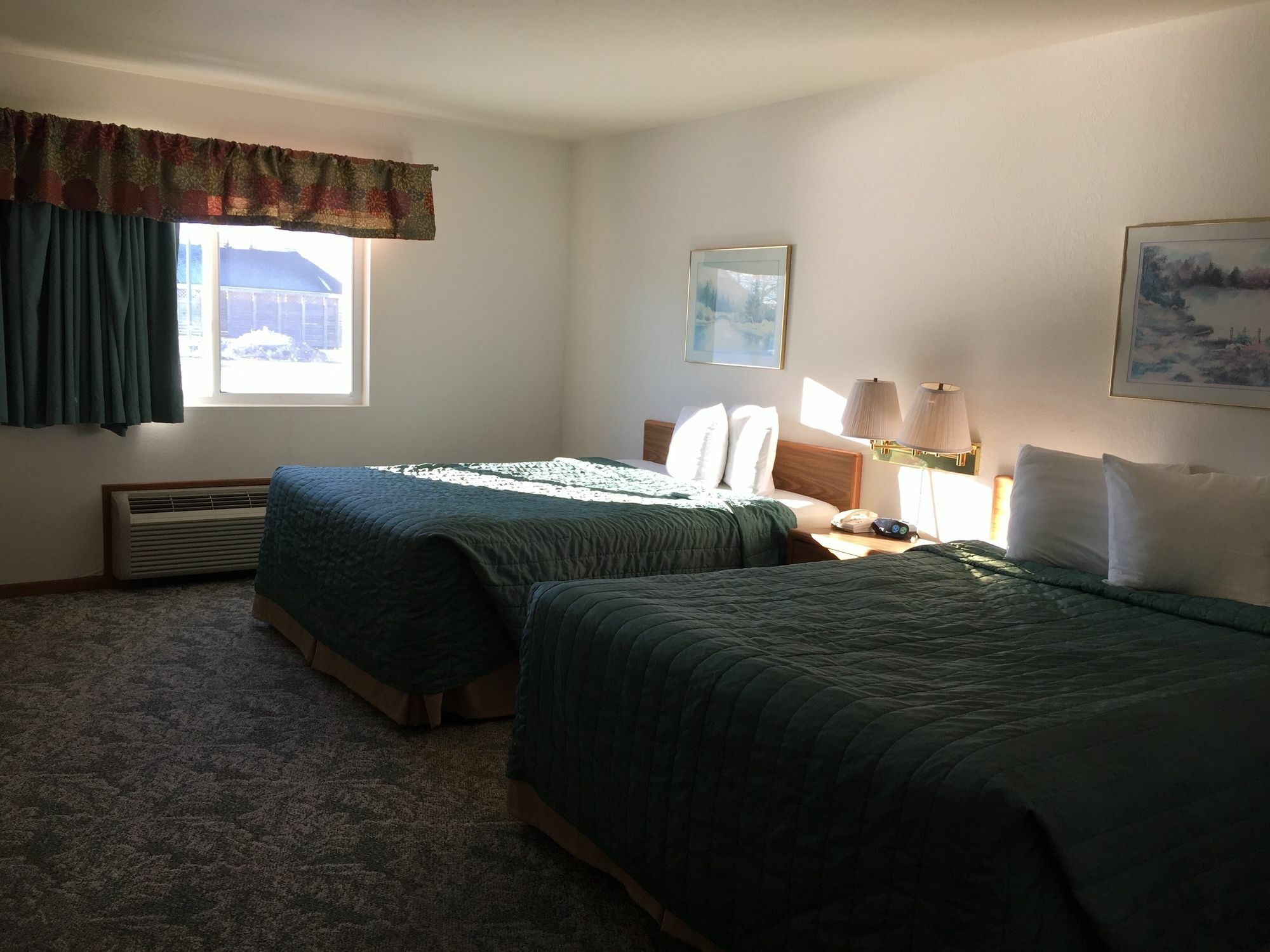 Super 8 By Wyndham Escanaba Exterior photo